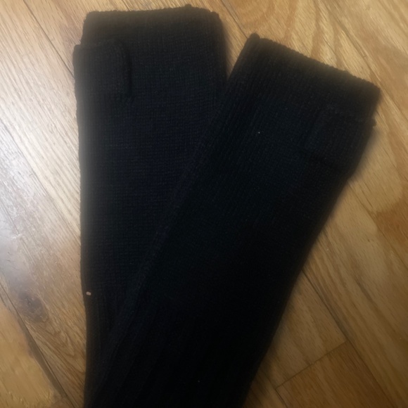 MICHAEL KORS GOLD STUDDED FINGERLESS RIBBED GLOVES NEW WITH TAGS - Picture 2 of 5